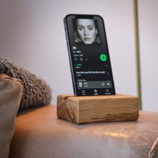 iPhone- und Smartphone-Halter Holz